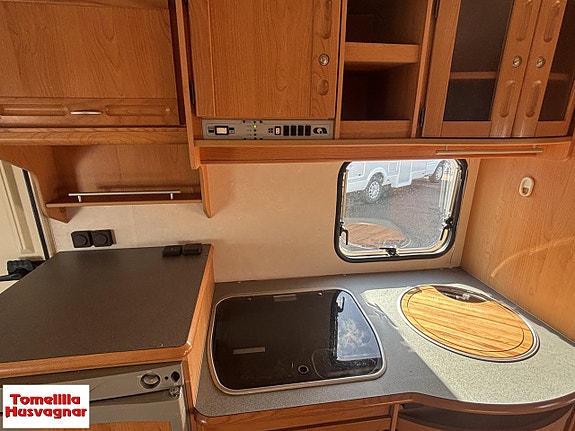 Adria UNICA B 562UL 8 of 16