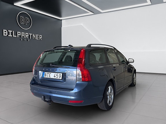 Volvo V50 7 of 12