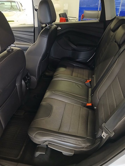 Ford Kuga 13 of 23