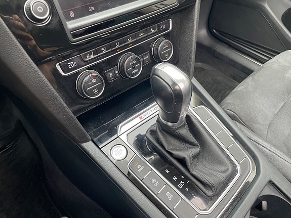 Volkswagen Passat 22 of 22