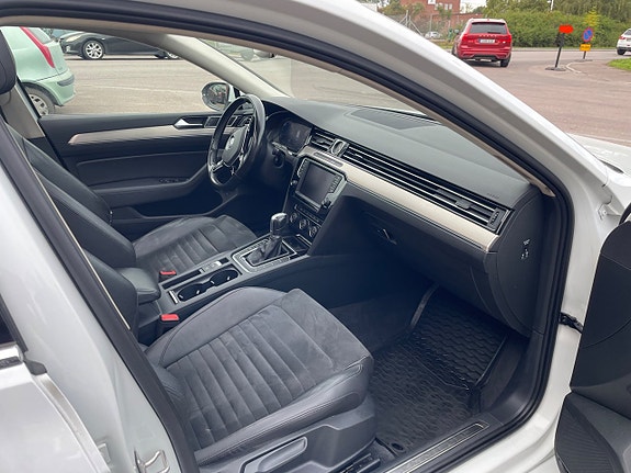 Volkswagen Passat 11 of 22