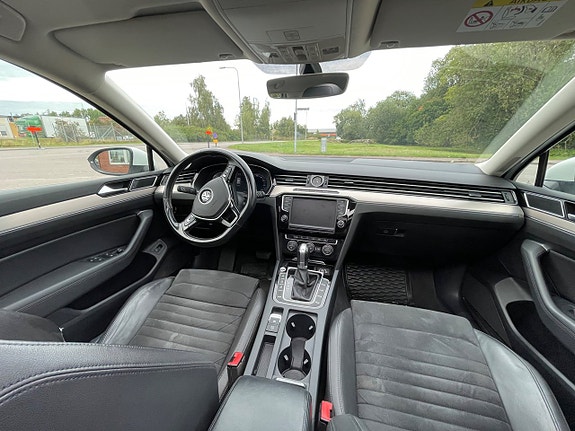 Volkswagen Passat 12 of 22