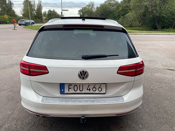 Volkswagen Passat 7 of 22