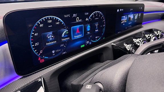 Mercedes-Benz CLA250 e 15 of 26