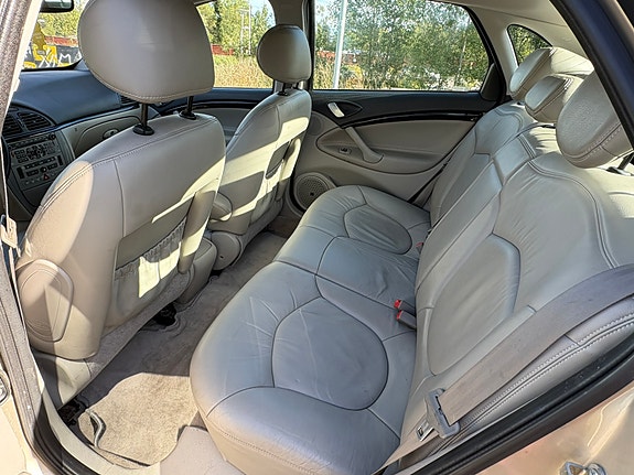 Citroen C5 4 of 5