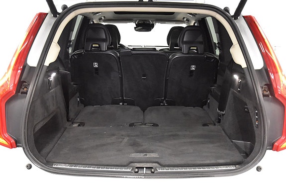 Volvo XC90 28 of 28