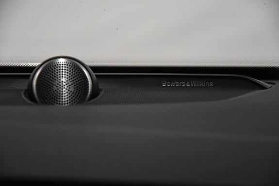 Volvo XC90 18 of 28