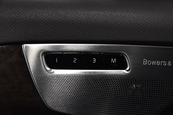 Volvo XC90 16 of 28