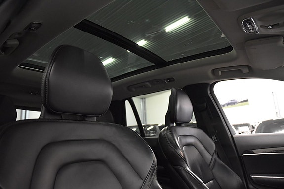 Volvo XC90 11 of 28