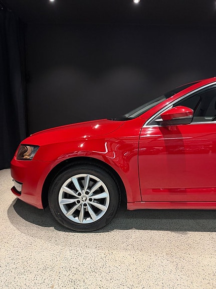 Skoda Octavia 5 of 16