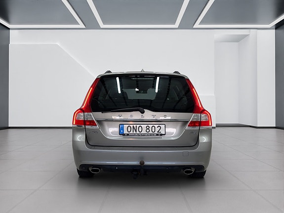 Volvo V70 6 of 15