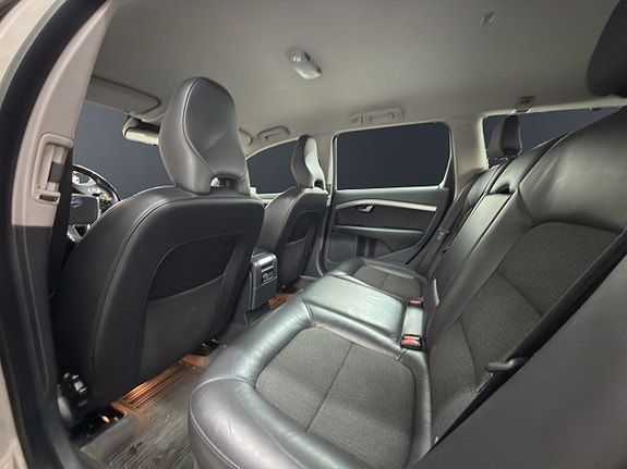 Volvo V70 9 of 15