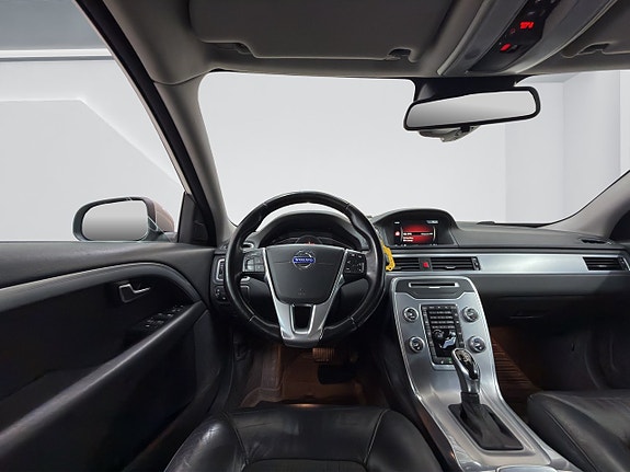 Volvo V70 11 of 15