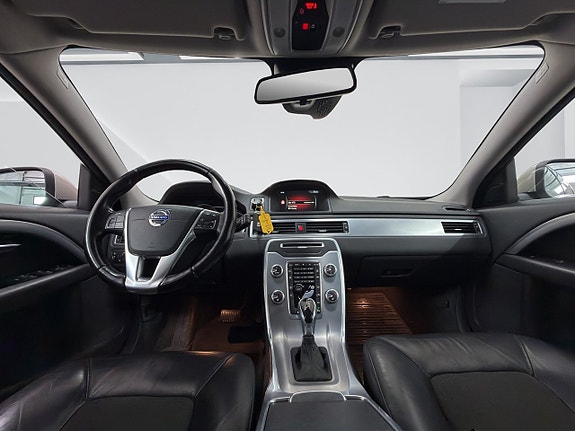 Volvo V70 10 of 15
