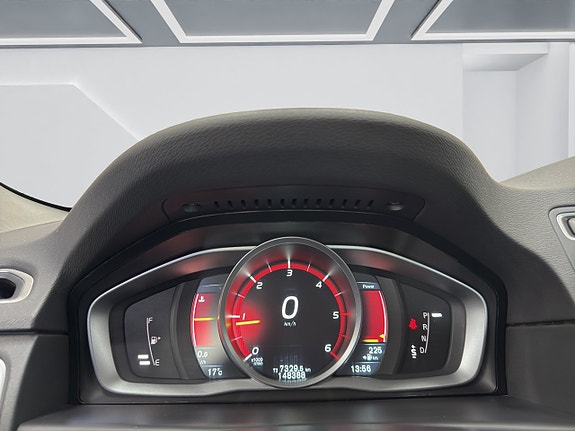 Volvo V70 12 of 15