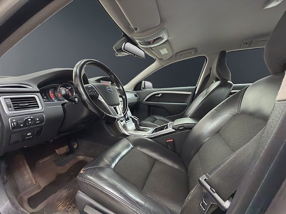 Volvo V70 8 of 15