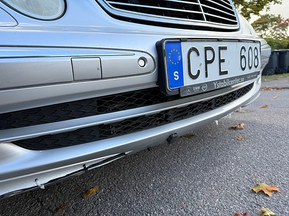 Mercedes-Benz E200 13 of 13