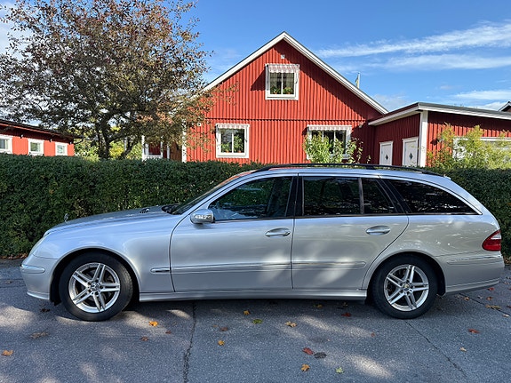 Mercedes-Benz E200 2 of 13