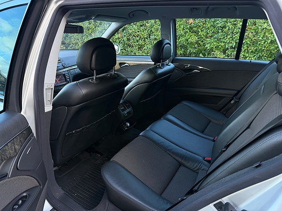 Mercedes-Benz E200 6 of 13