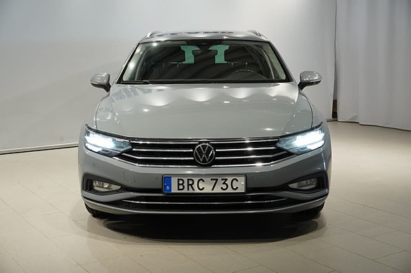 Volkswagen Passat 2 of 25