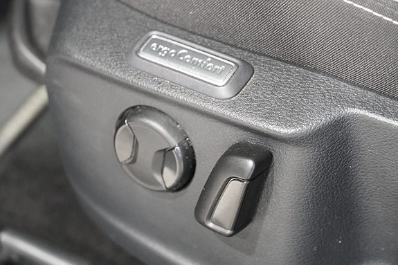 Volkswagen Passat 8 of 25
