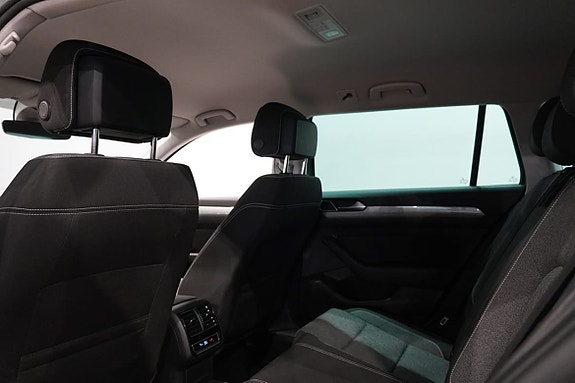 Volkswagen Passat 11 of 25