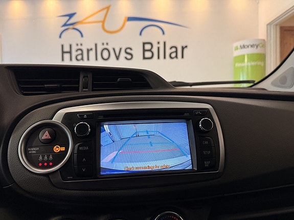 Toyota Yaris 16 of 18