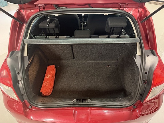 Renault Clio 18 of 18
