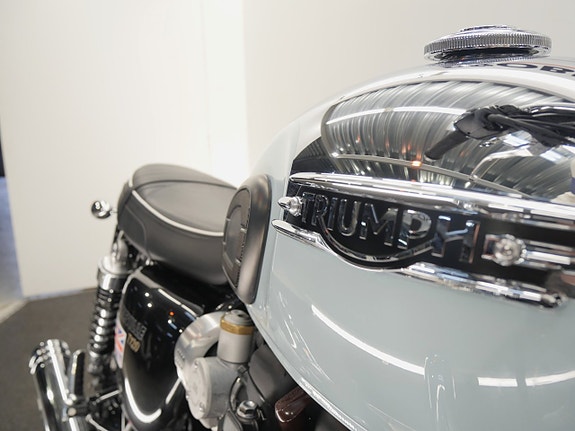 Triumph Bonneville T120 5 of 10