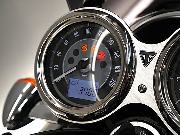Triumph Bonneville T120 10 of 10