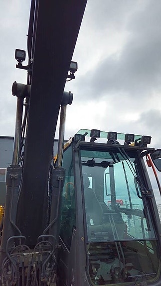 Volvo EC 140 EL 21 of 24