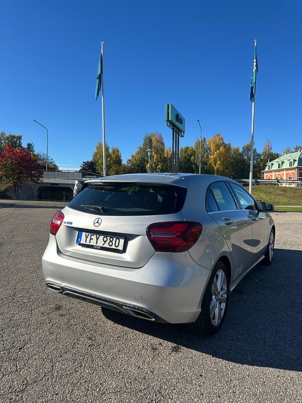 Mercedes-Benz A180 3 of 10