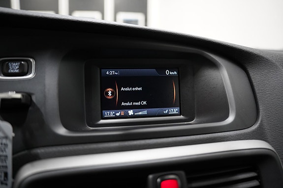 Volvo V40 Cross Country 16 of 19