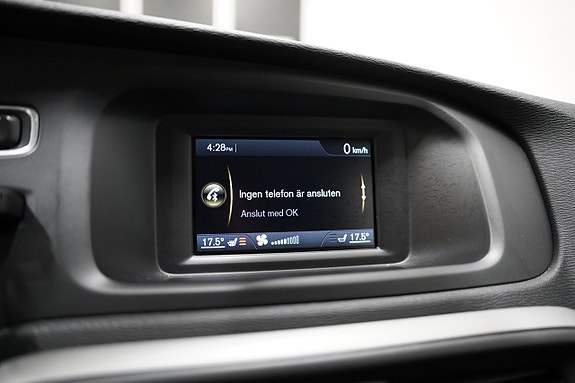 Volvo V40 Cross Country 15 of 19
