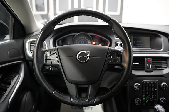 Volvo V40 Cross Country 10 of 19