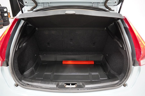 Volvo V40 Cross Country 19 of 19