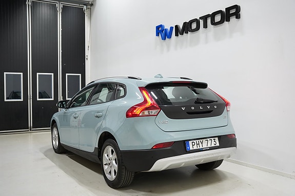Volvo V40 Cross Country 4 of 19