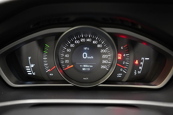 Volvo V40 Cross Country 11 of 19