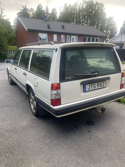 Volvo 940 2 of 4