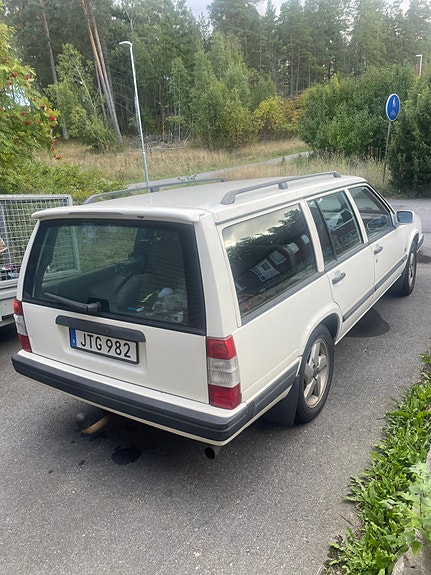 Volvo 940 3 of 4