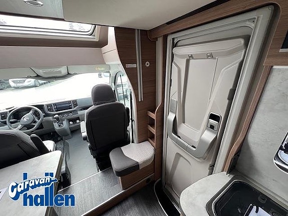 Knaus VAN WAVE VANSATION 640 MEG VW 6 of 27