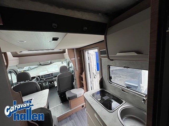 Knaus VAN WAVE VANSATION 640 MEG VW 8 of 27
