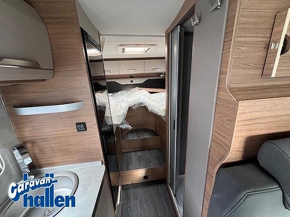 Knaus VAN WAVE VANSATION 640 MEG VW 11 of 27