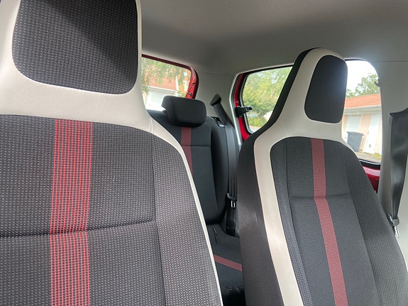 Volkswagen UP! 7 of 7