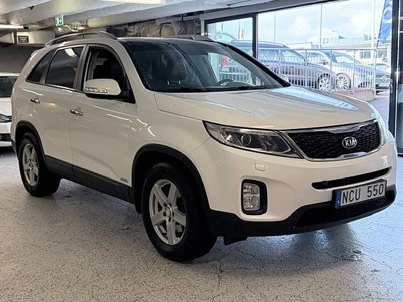 Kia Sorento 2 of 12
