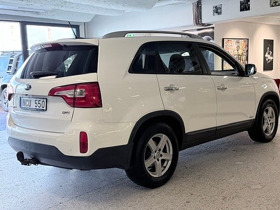 Kia Sorento 3 of 12