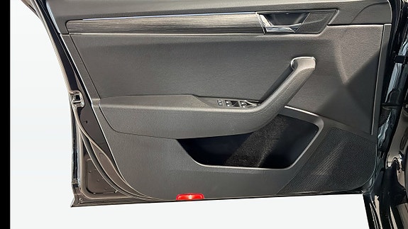 Skoda Superb 11 of 12
