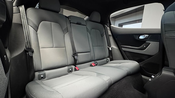 Polestar 2 10 of 23