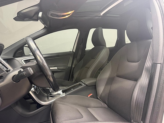 Volvo XC60 11 of 20