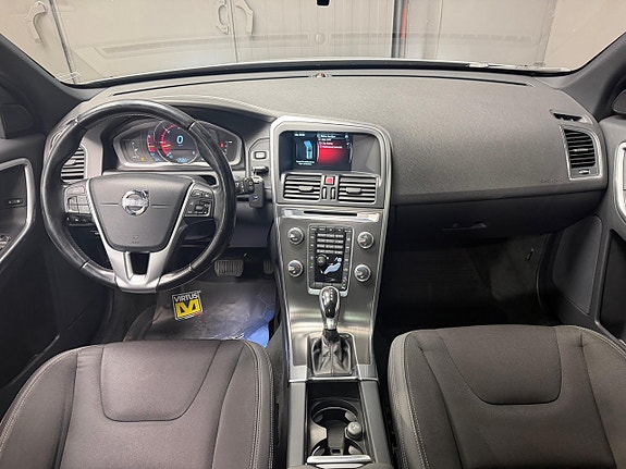 Volvo XC60 2 of 20